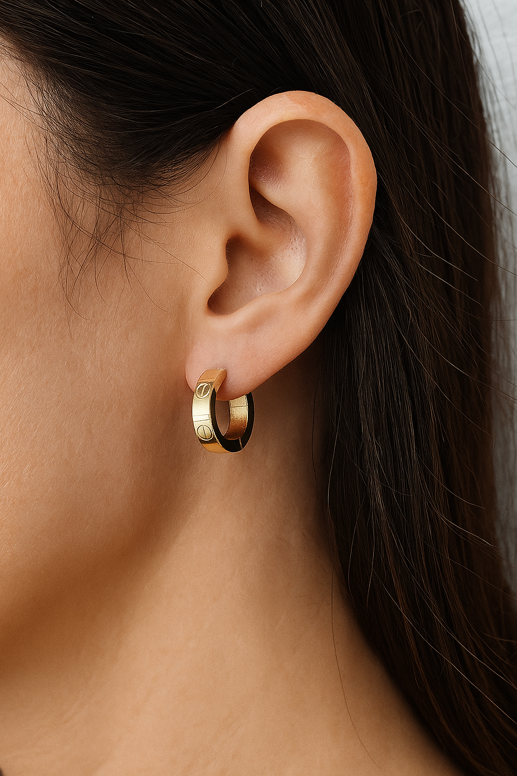 Golden Icon – Boucles d’Oreilles Dorées Créoles Modernes