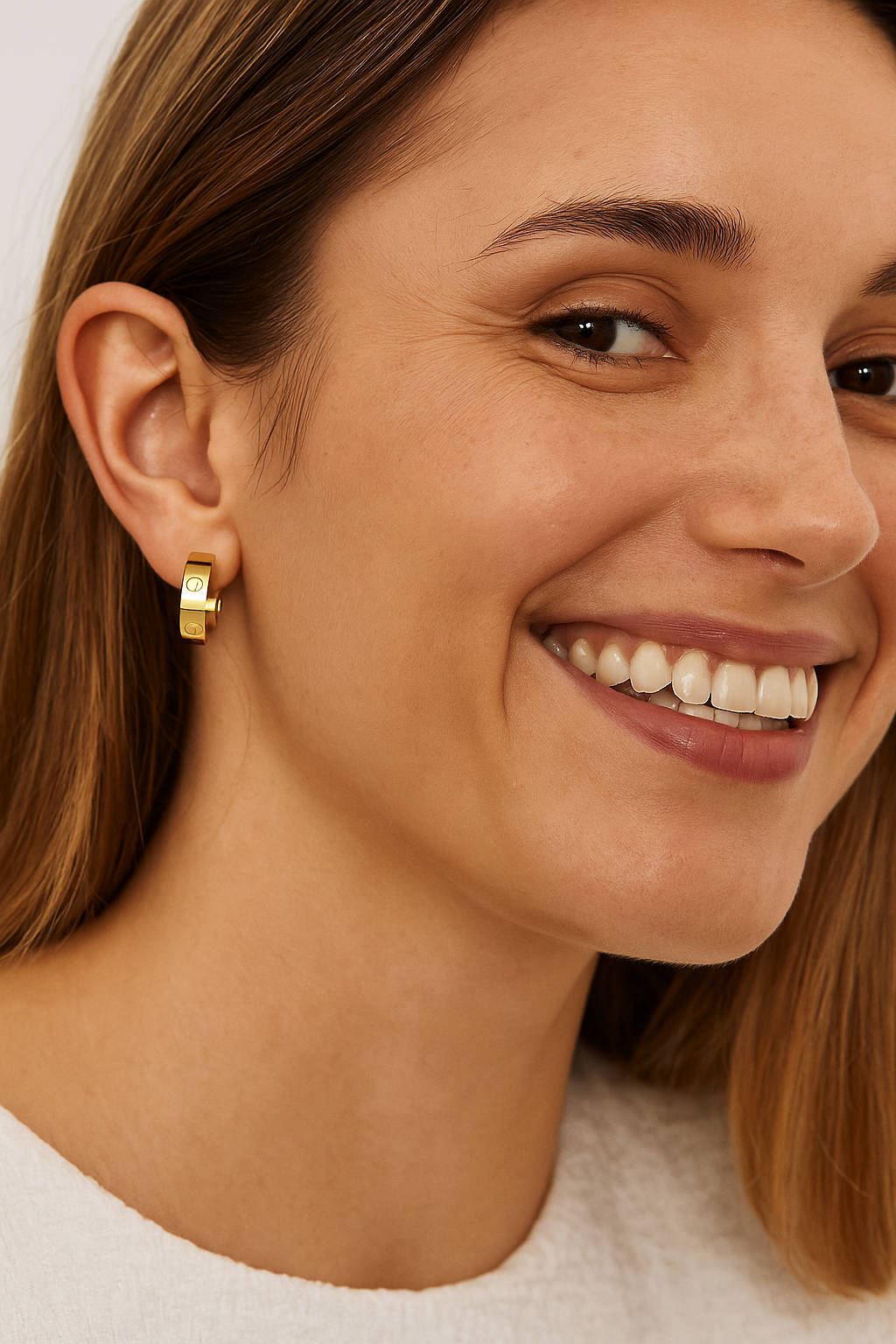 Golden Icon – Boucles d’Oreilles Dorées Créoles Modernes