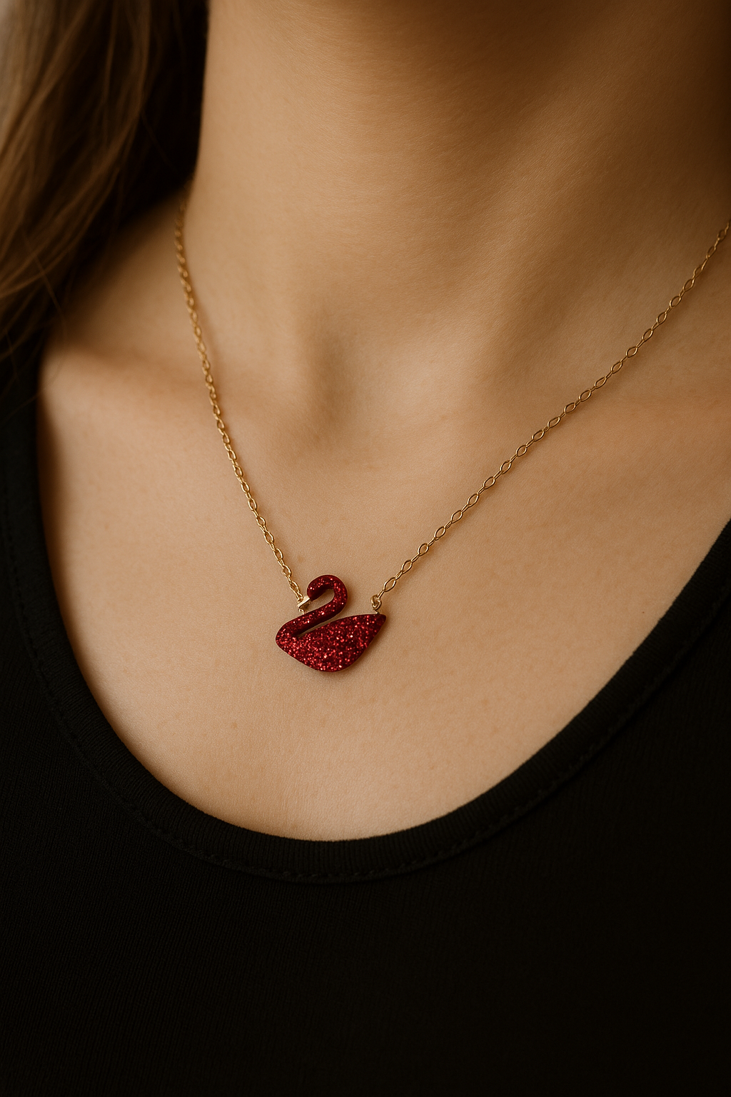 Swan of Love – Collier Cygne Rouge en Acier Inoxydable