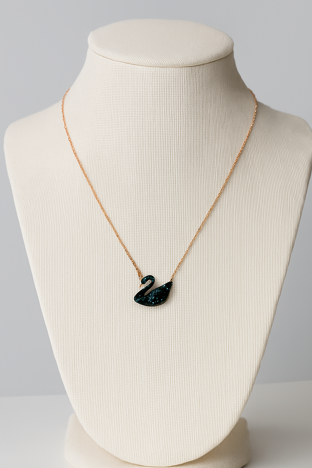 Emerald Swan – Collier Cygne Vert en Acier Inoxydable