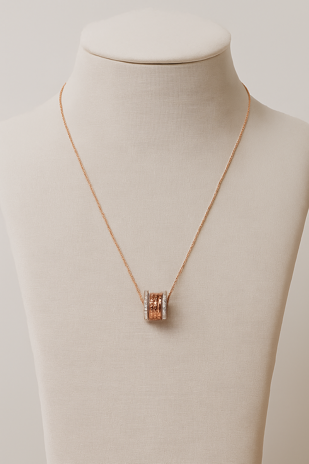 Eternal Glow – Collier Cylindre Or Rose & gold dore